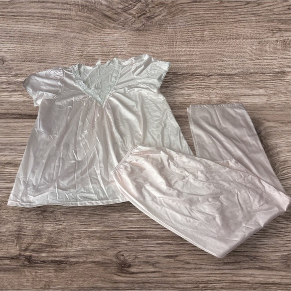 Women's White Sleepwear Set - Picture 7 of 7